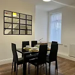 Large Walton House - Efc & Lfc